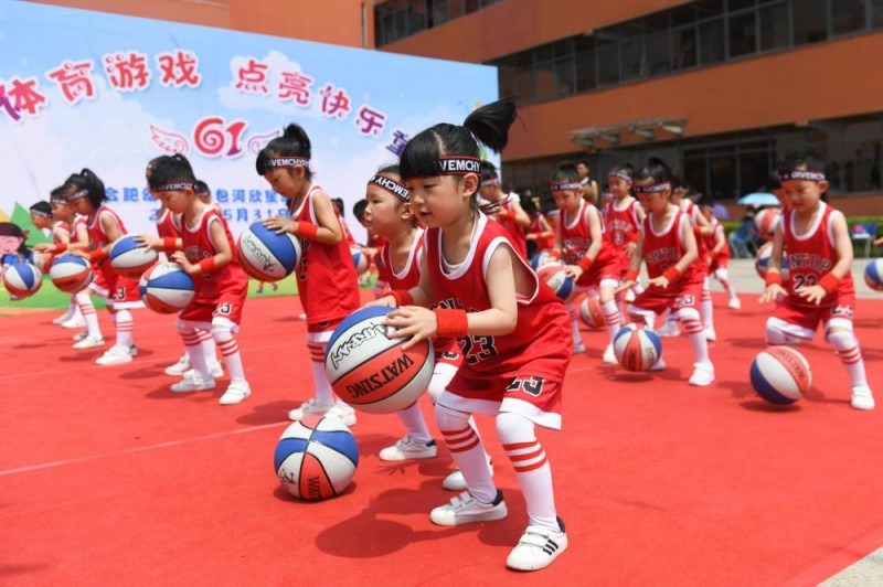 足球曼城后防核心伤缺三周，赛程压力巨大